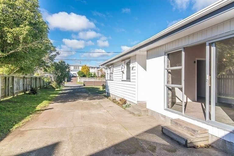 Photo of property in 39 Gray Avenue, Paraparaumu Beach, Paraparaumu, 5032
