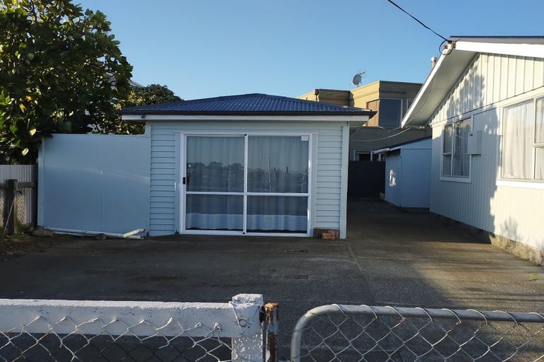 Photo of property in 16 Meeanee Quay, Westshore, Napier, 4110