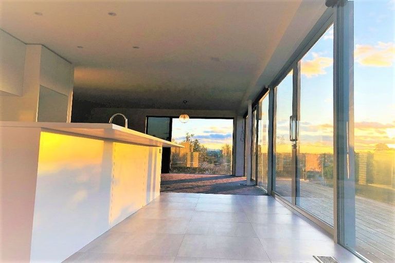 Photo of property in 1/14 Rothesay Bay Road, Rothesay Bay, Auckland, 0630