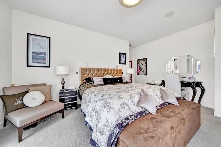 Photo of property in 45 Links Drive, Waiwhakaiho, New Plymouth, 4312