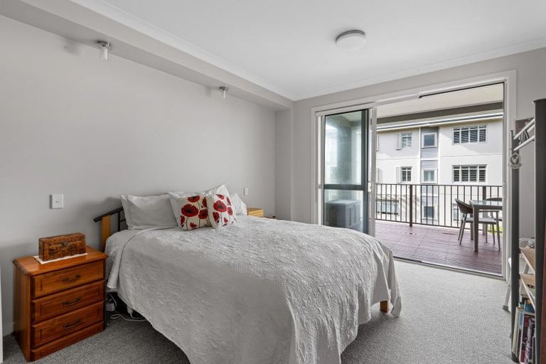 Photo of property in 30 Eaves Bush Parade, Orewa, 0931