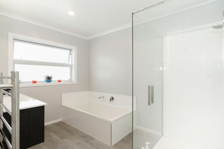 Photo of property in 11 Te Wiremu Lane, Otaki, 5512