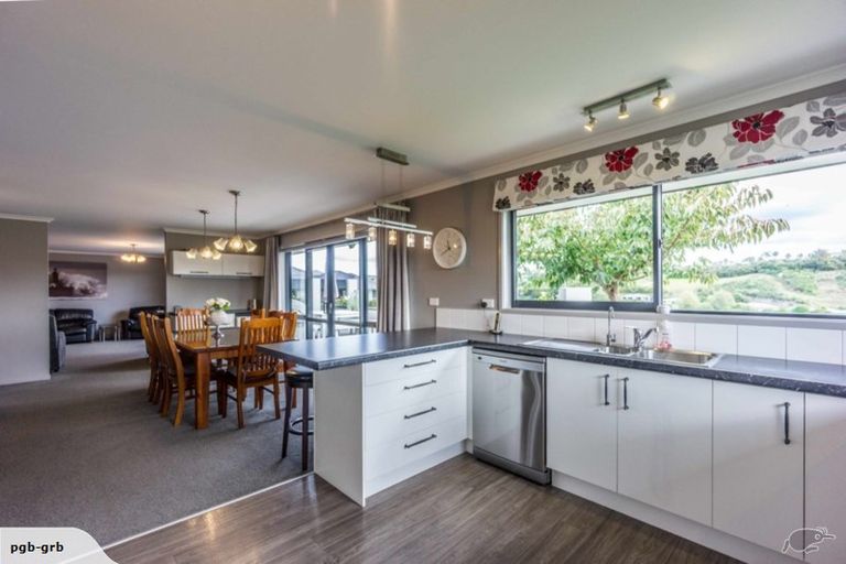 Photo of property in 172 Waterside Drive, Pyes Pa, Tauranga, 3112