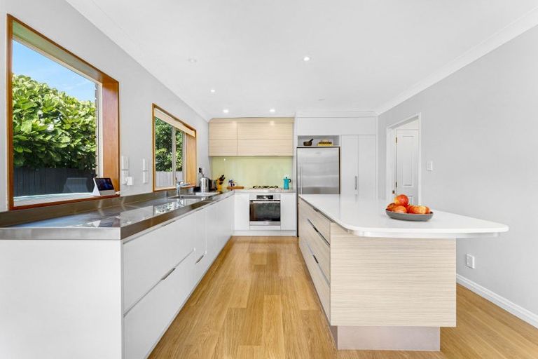 Photo of property in 5b Kawau Road, Greenlane, Auckland, 1061