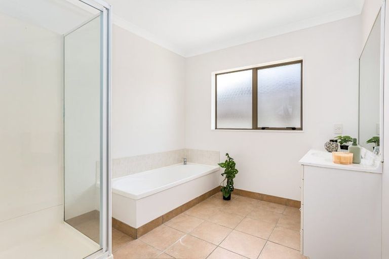 Photo of property in 2 Terry Lane, Paraparaumu Beach, Paraparaumu, 5032