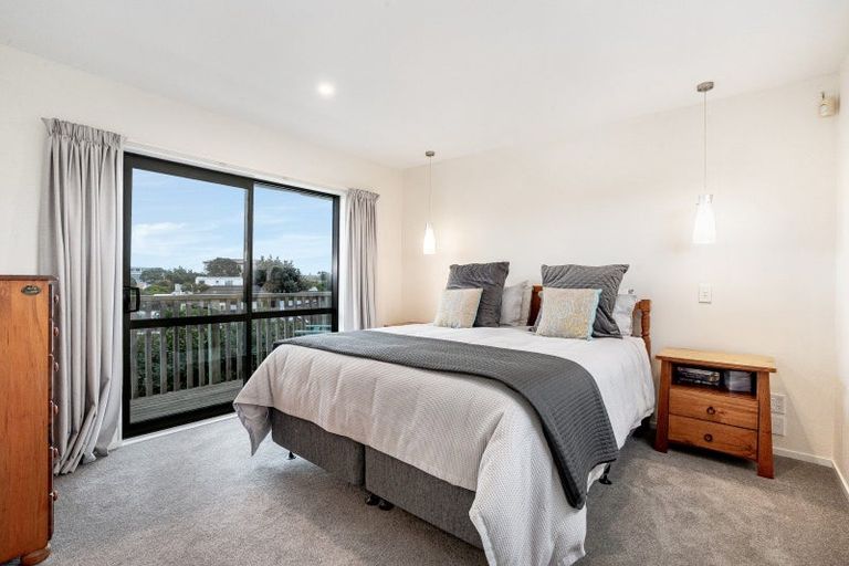 Photo of property in 10 Fenside Street, Waikanae Beach, Waikanae, 5036