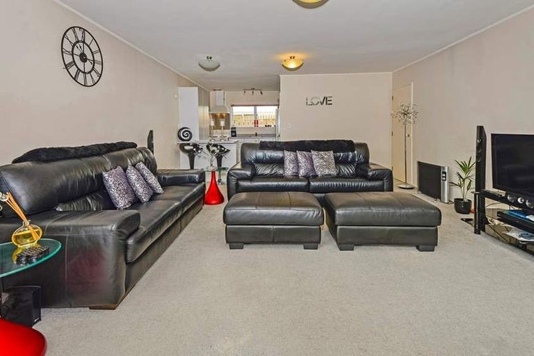 Photo of property in 130b Lakeside Drive, Orewa, 0931