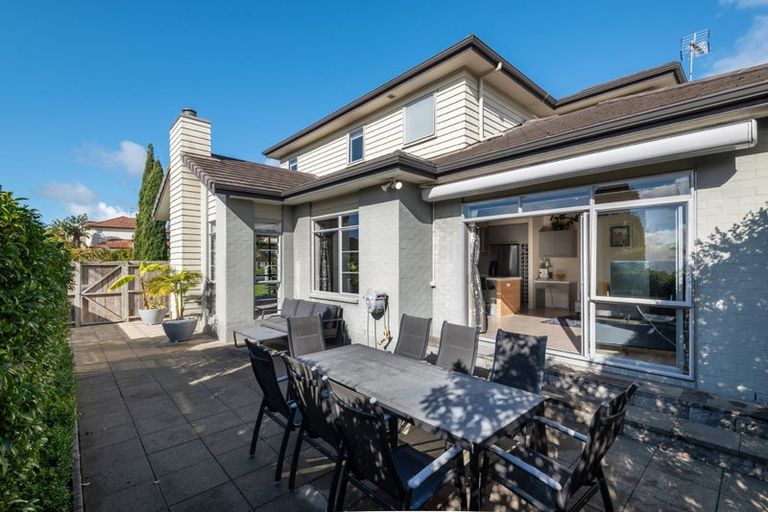 Photo of property in 31 Oakway Drive, Schnapper Rock, Auckland, 0632