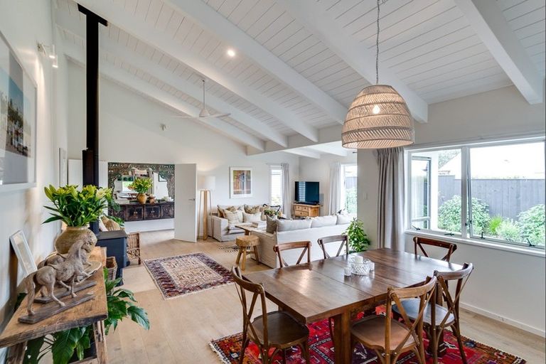 Photo of property in 15 Kopanga Road, Havelock North, 4130