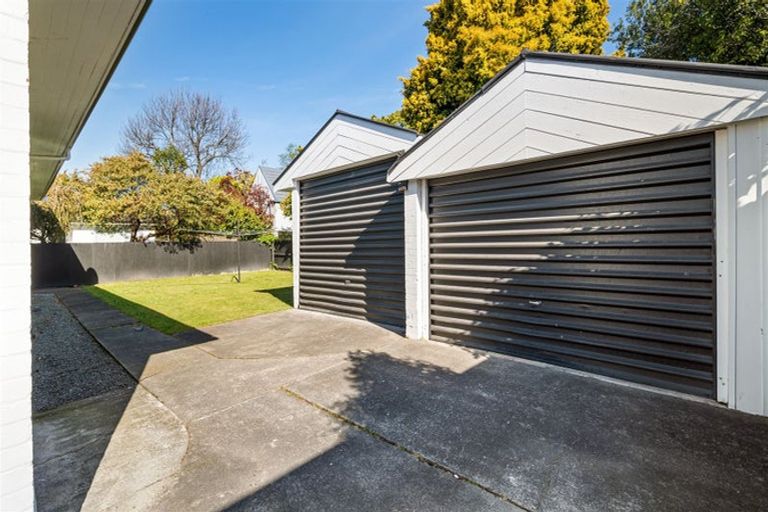 Photo of property in 122 Glandovey Road, Strowan, Christchurch, 8052