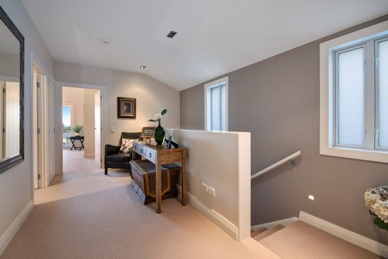 Photo of property in 9 Landmark Terrace, Orewa, 0931