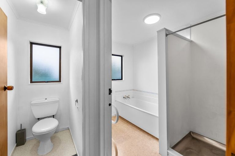 Photo of property in 1 Stella Drive, Clarks Beach, 2122