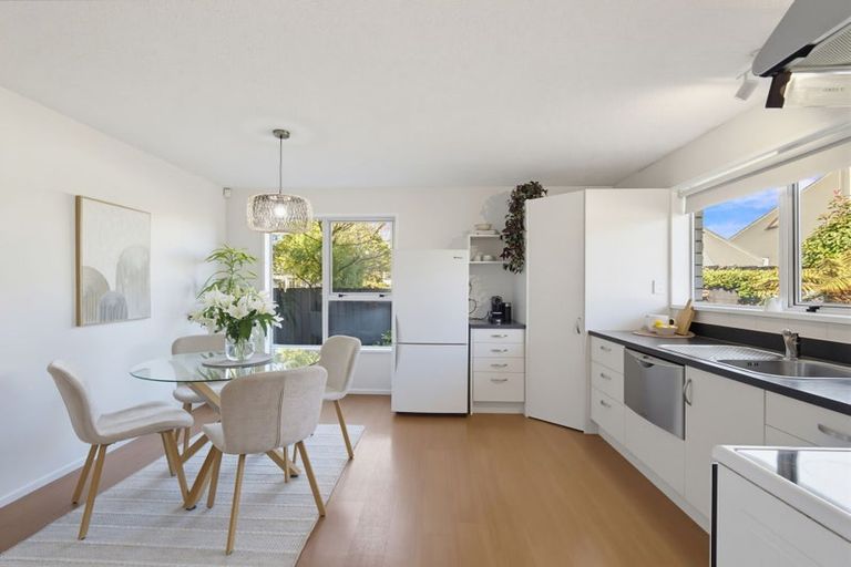 Photo of property in 2/204 Riverlaw Terrace, Saint Martins, Christchurch, 8022