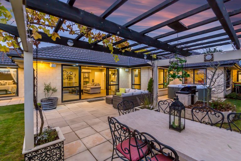 Photo of property in 21 Bernice Crescent, Yaldhurst, Christchurch, 8042