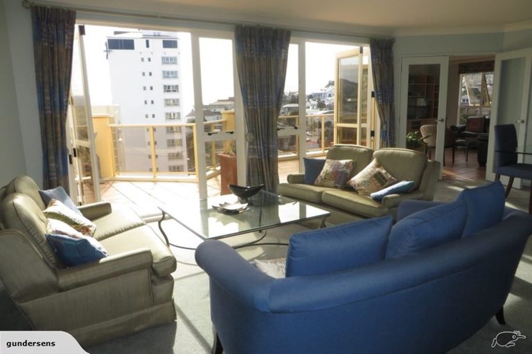 Photo of property in 9/5b Kent Terrace, Mount Victoria, Wellington, 6011