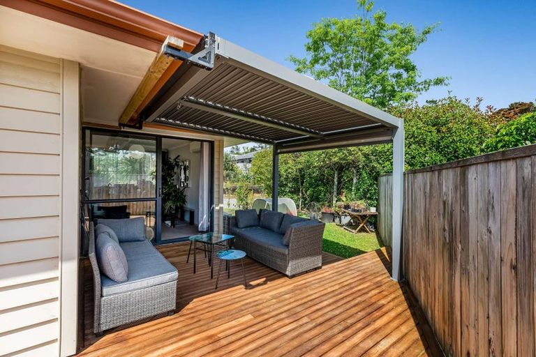 Photo of property in 169l Colwill Road, Massey, Auckland, 0614