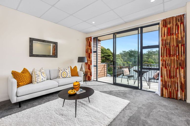 Photo of property in 11/28 The Avenue, Albany, Auckland, 0632