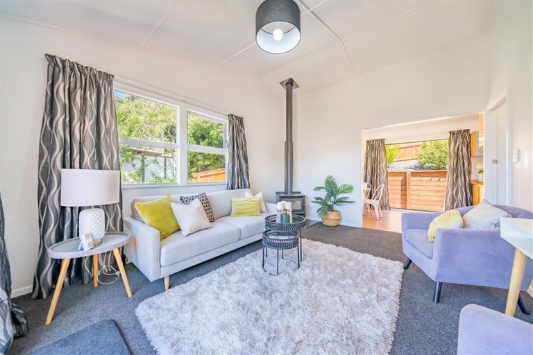 Photo of property in 17a Willis Grove, Wainuiomata, Lower Hutt, 5014