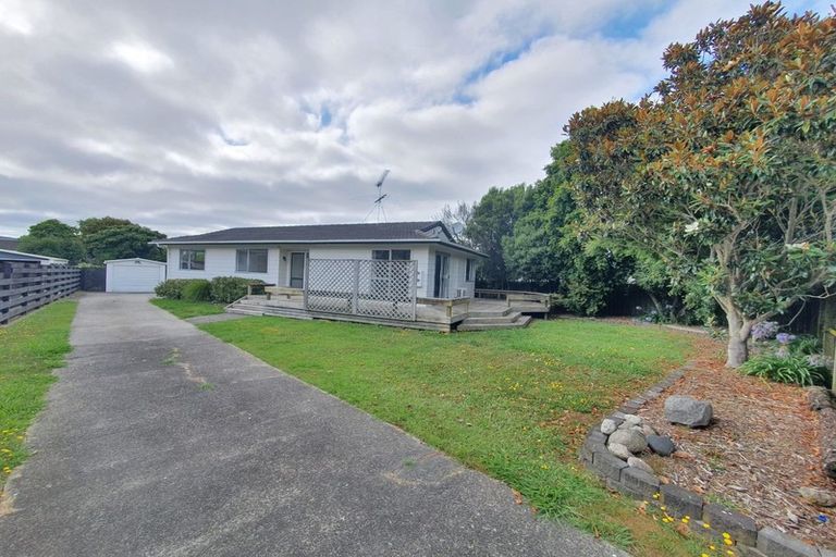 Photo of property in 12 Lipton Grove, Opaheke, Papakura, 2113