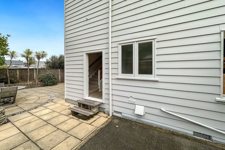 Photo of property in 107-109 Muritai Road, Eastbourne, Lower Hutt, 5013