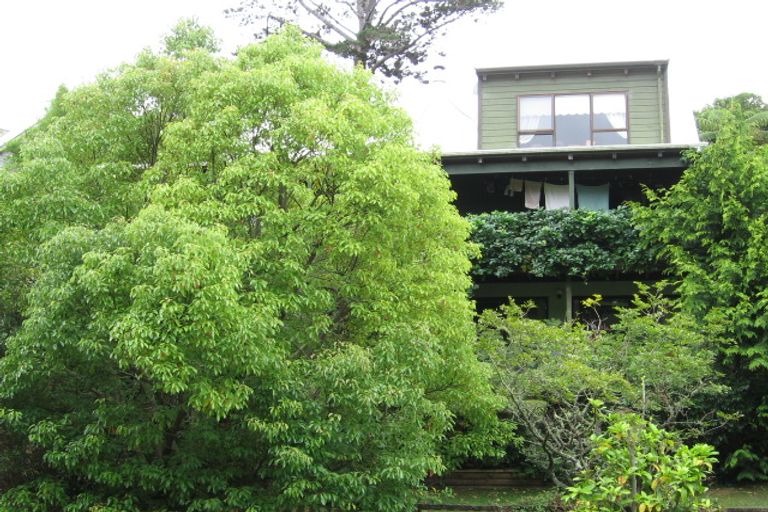 Photo of property in 37 Rosecamp Road, Beach Haven, Auckland, 0626