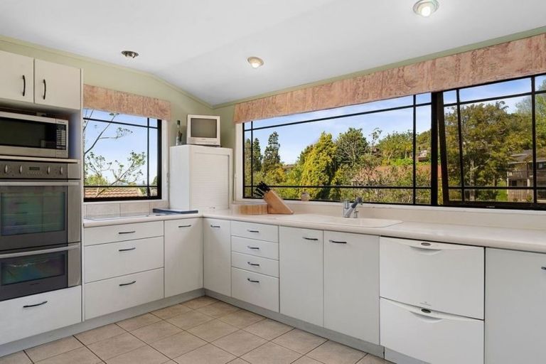 Photo of property in 11 Elmira Place, Browns Bay, Auckland, 0630