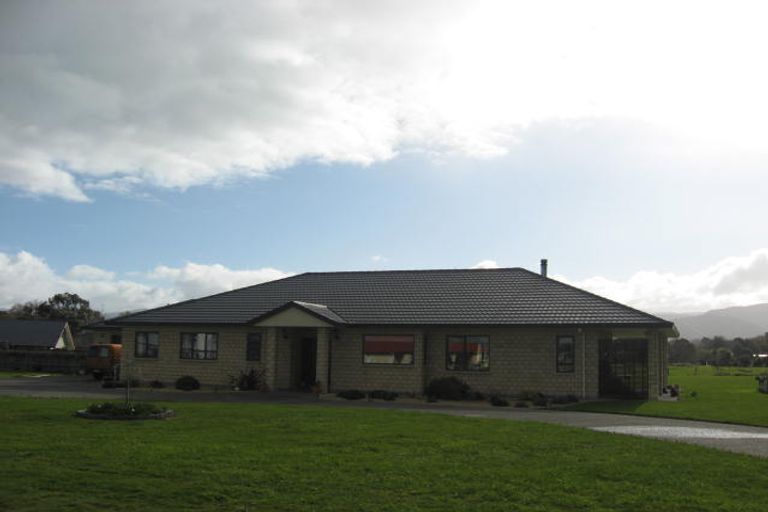 Photo of property in 1 Kenwyn Drive, Carterton, 5713