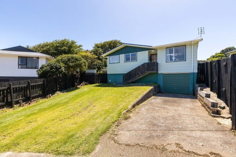 Photo of property in 15 Tahurangi Place, Spotswood, New Plymouth, 4310