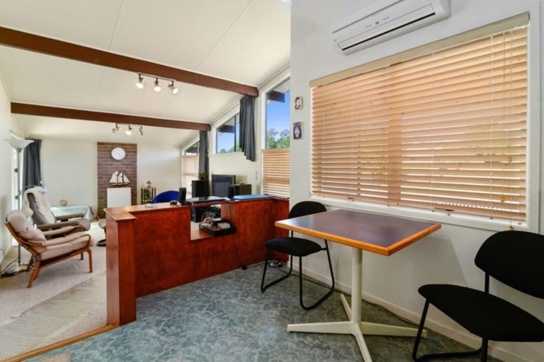 Photo of property in 32 Rewarewa Street, Owhata, Rotorua, 3010