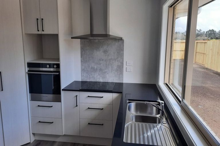 Photo of property in 91 Kaurinui Crescent, One Tree Point, 0118