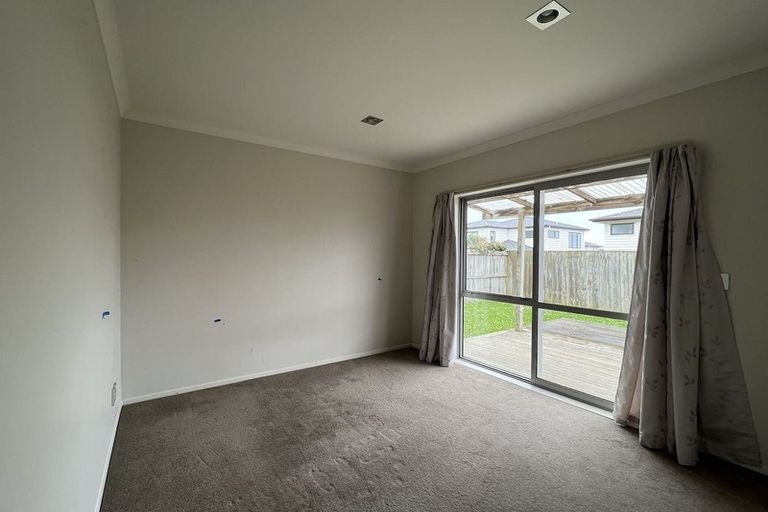 Photo of property in 16 Kira Road, Flat Bush, Auckland, 2016