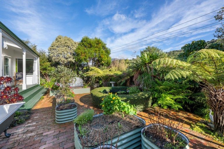 Photo of property in 25 Hampden Street, Picton, 7220