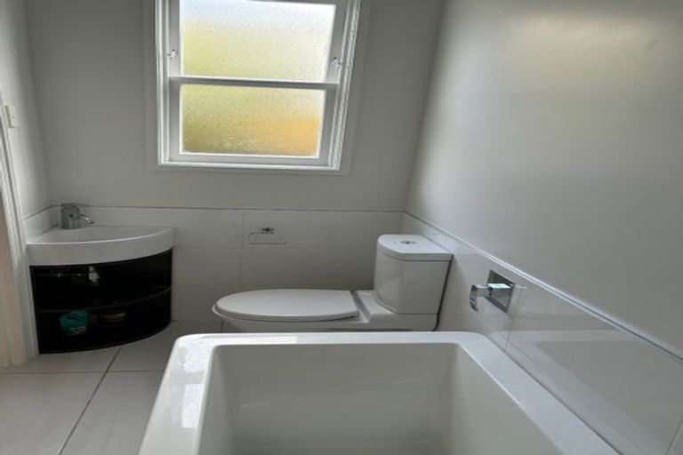 Photo of property in 1/30 Princes Street, Northcote Point, Auckland, 0627