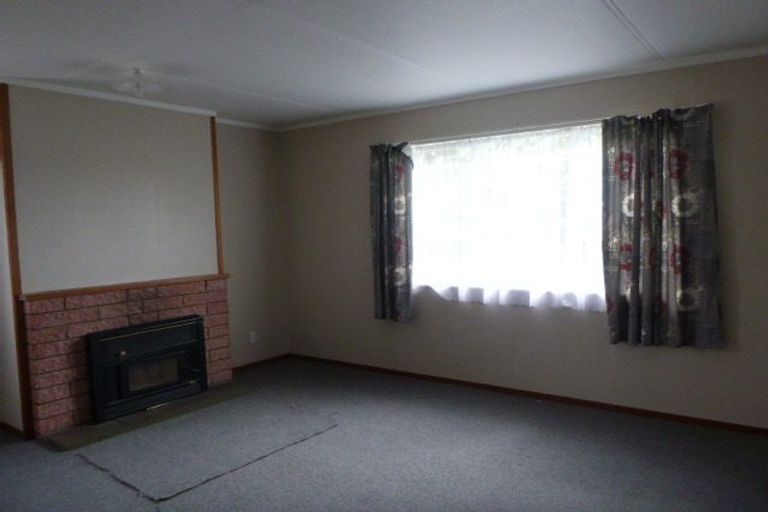 Photo of property in 1 Yates Street, Otaki Beach, Otaki, 5512