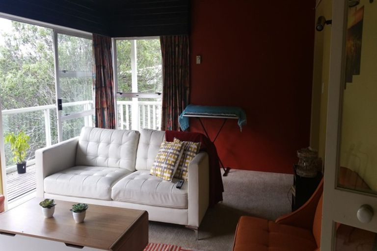 Photo of property in 11b Kamla Way, Khandallah, Wellington, 6035