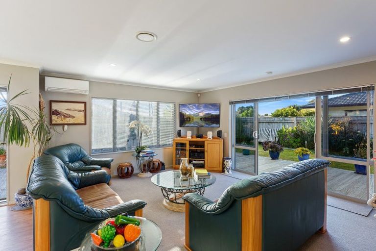 Photo of property in 5 Byron Brown Place, Otaki Beach, Otaki, 5512
