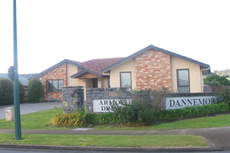 Photo of property in 108 Armoy Drive, East Tamaki, Auckland, 2016