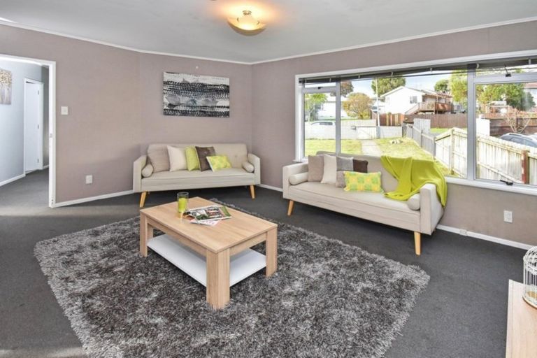 Photo of property in 3 Hobart Crescent, Wattle Downs, Auckland, 2103