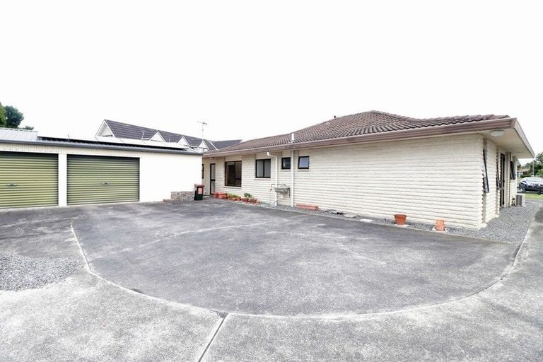 Photo of property in 11 Warwick Place, Springvale, Whanganui, 4501