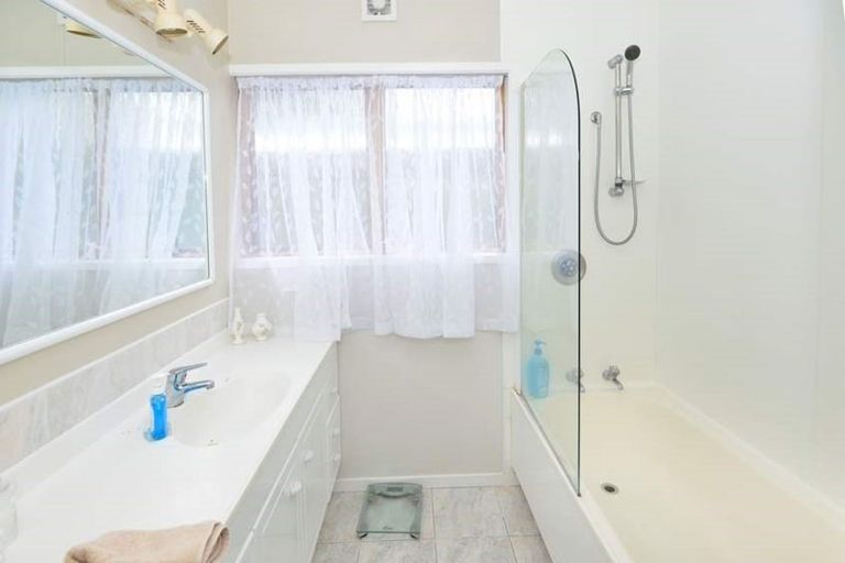 Photo of property in 51 Gledstane Road, Stanmore Bay, Whangaparaoa, 0932