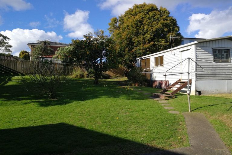 Photo of property in 23 Edgeworth Road, Glenfield, Auckland, 0629