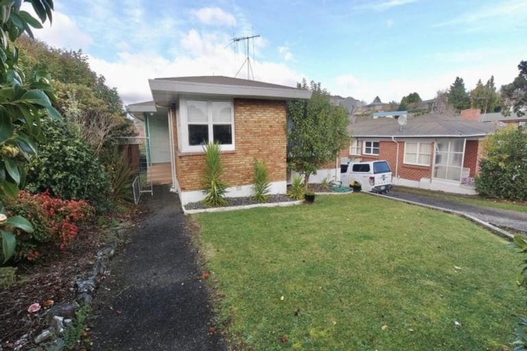 Photo of property in 8 Vista Terrace, Hillcrest, Hamilton, 3216