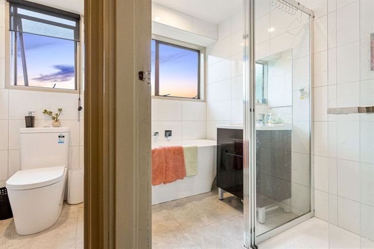 Photo of property in 154 Solar Road, Glen Eden, Auckland, 0602