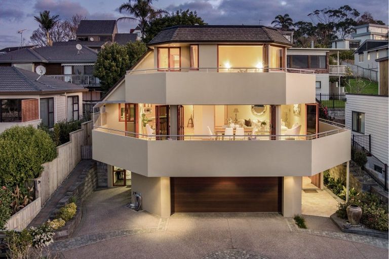 Photo of property in 2/21 Sunderlands Road, Half Moon Bay, Auckland, 2012