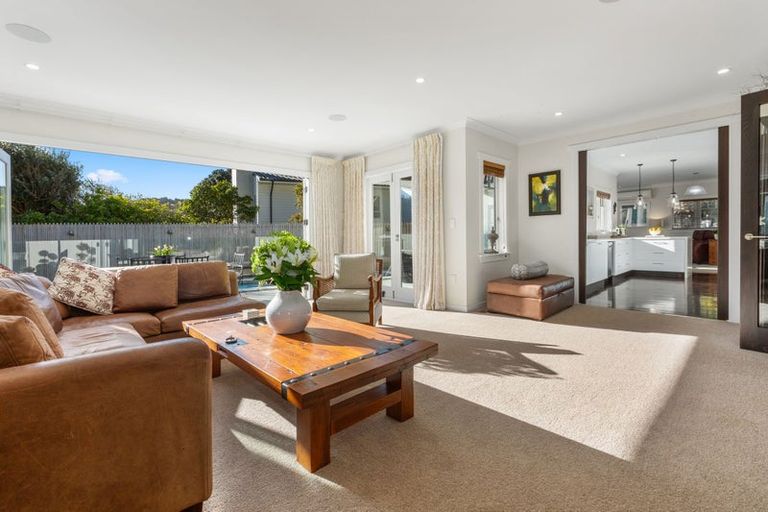 Photo of property in 24 Walter Road, Lowry Bay, Lower Hutt, 5013