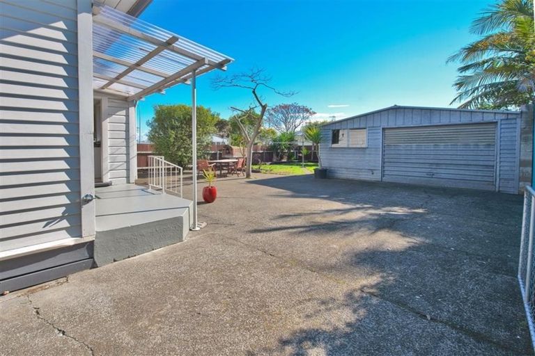 Photo of property in 43 Latham Street, Napier South, Napier, 4110