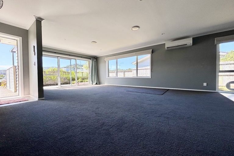 Photo of property in 3 Grovedale Square, Wainuiomata, Lower Hutt, 5014