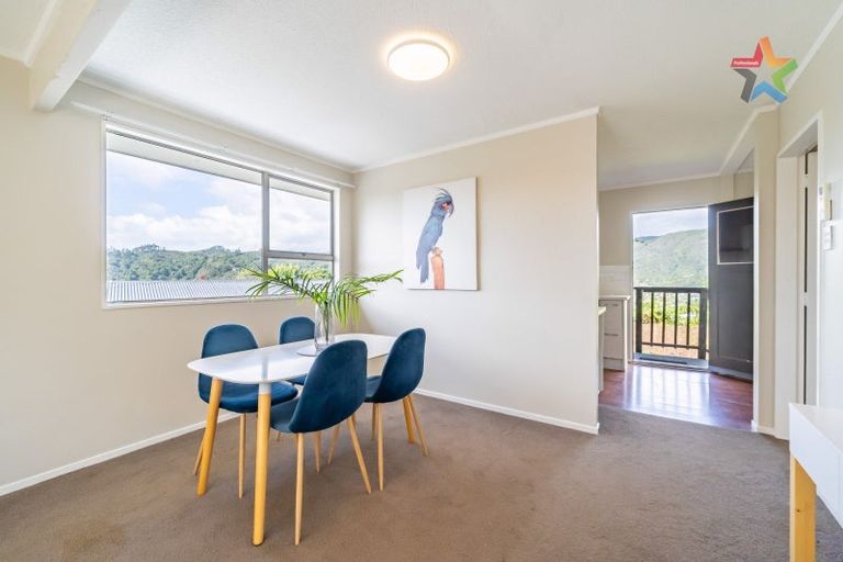 Photo of property in 127 Holborn Drive, Stokes Valley, Lower Hutt, 5019