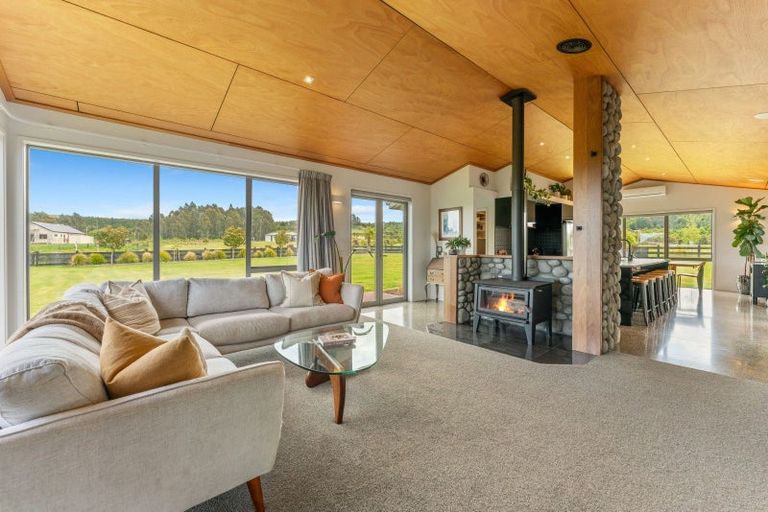 Photo of property in 19 Lacebark Drive, Kinloch, Taupo, 3377