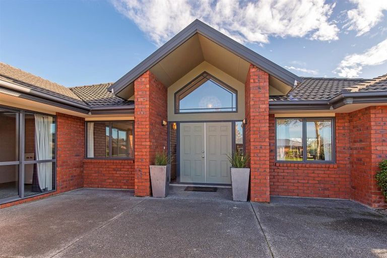 Photo of property in 18 Coolspring Way, Redwood, Christchurch, 8051